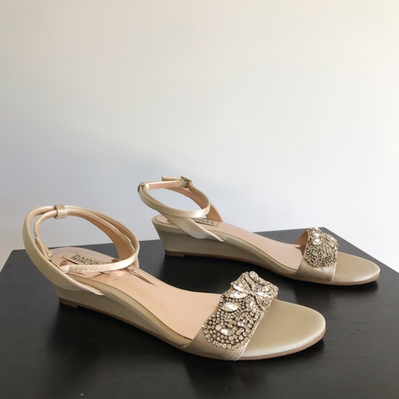 Badgley Mischka Hatch Crystal Embellished Sandal Shirt Size 8 - Picture 6 of 16